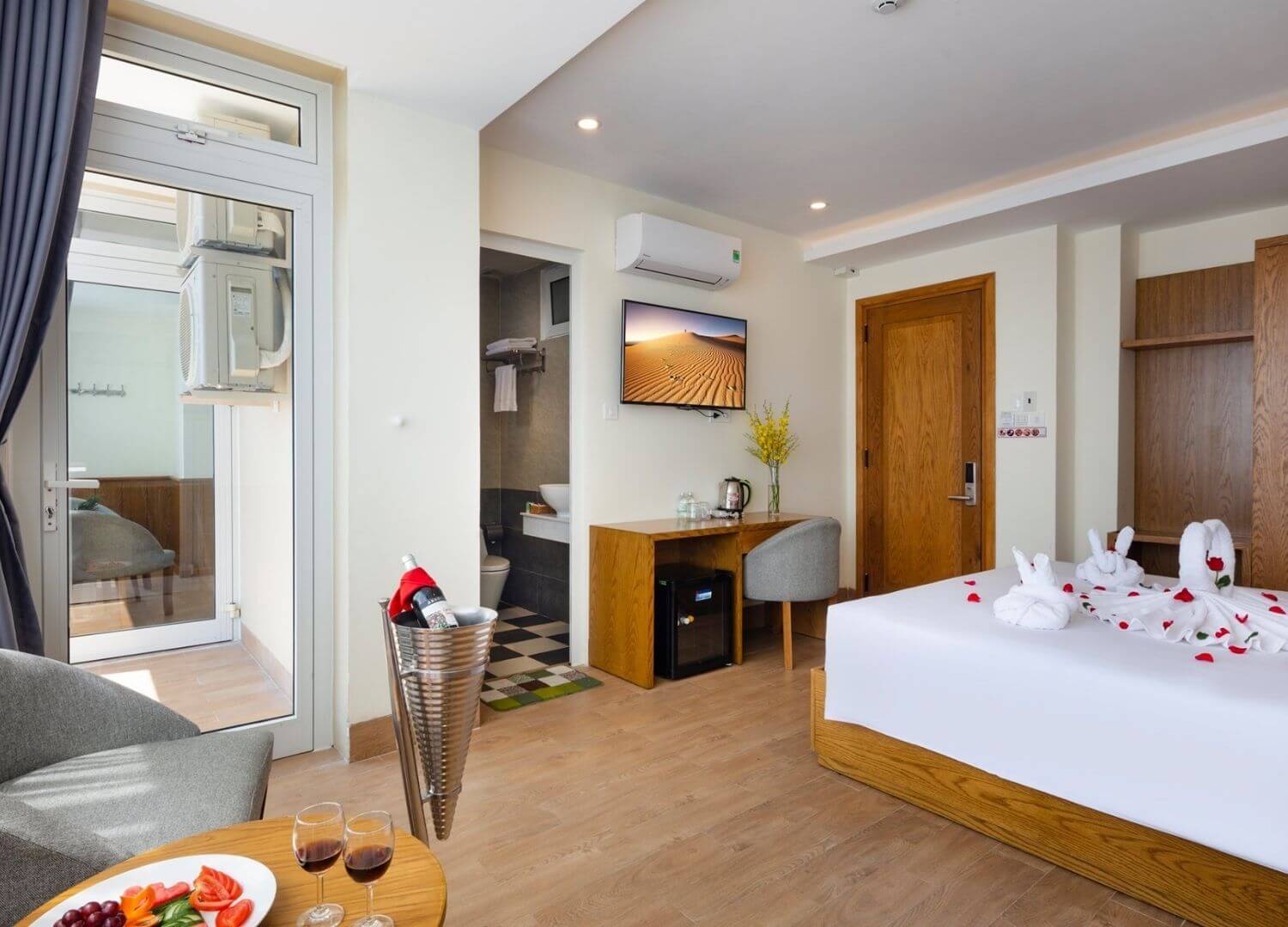 Trải nghiệm không gian Glory Hotel Nha Trang giản dị, yên bình 18